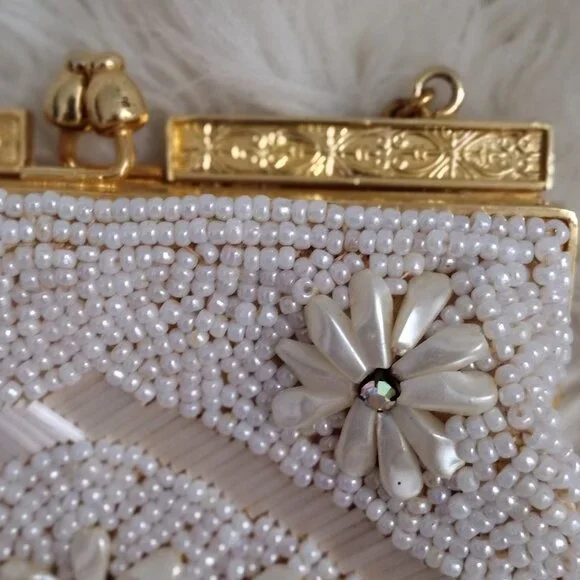 Vintage White Beaded Floral Evening Purse Gold Frame Handheld Clutch - Picture 8 of 11